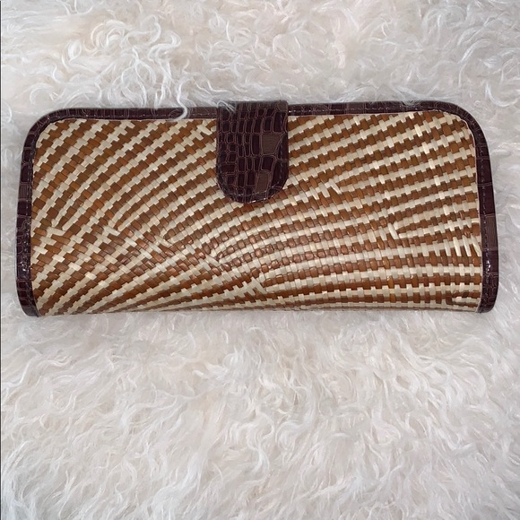 Stunning Woven Straw Clutch - Picture 13 of 13
